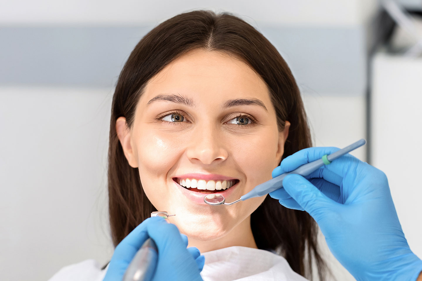 Tandstensborttagning med AirFlow och gratis eltandborste i Sundbyberg