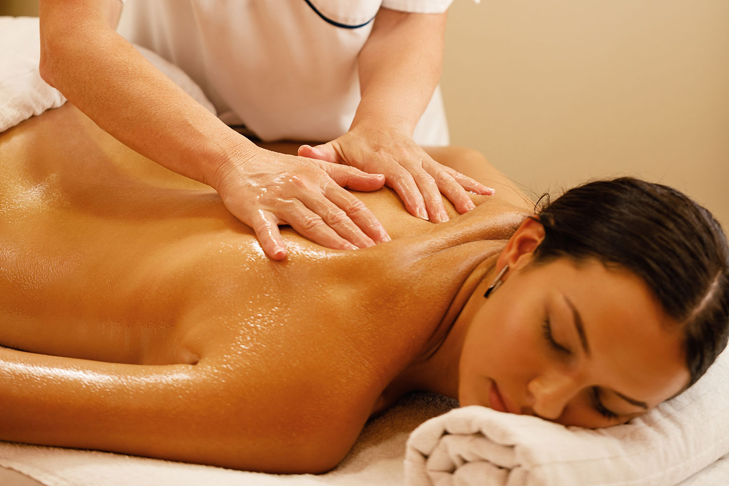 Ayurvedisk Oljemassage & Fotmassage 60 minuter vid Nääs fabriker