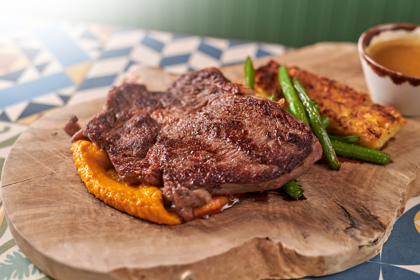 Biffmiddag med dessert for 1-8 personer hos Heim, St. Hanshaugen