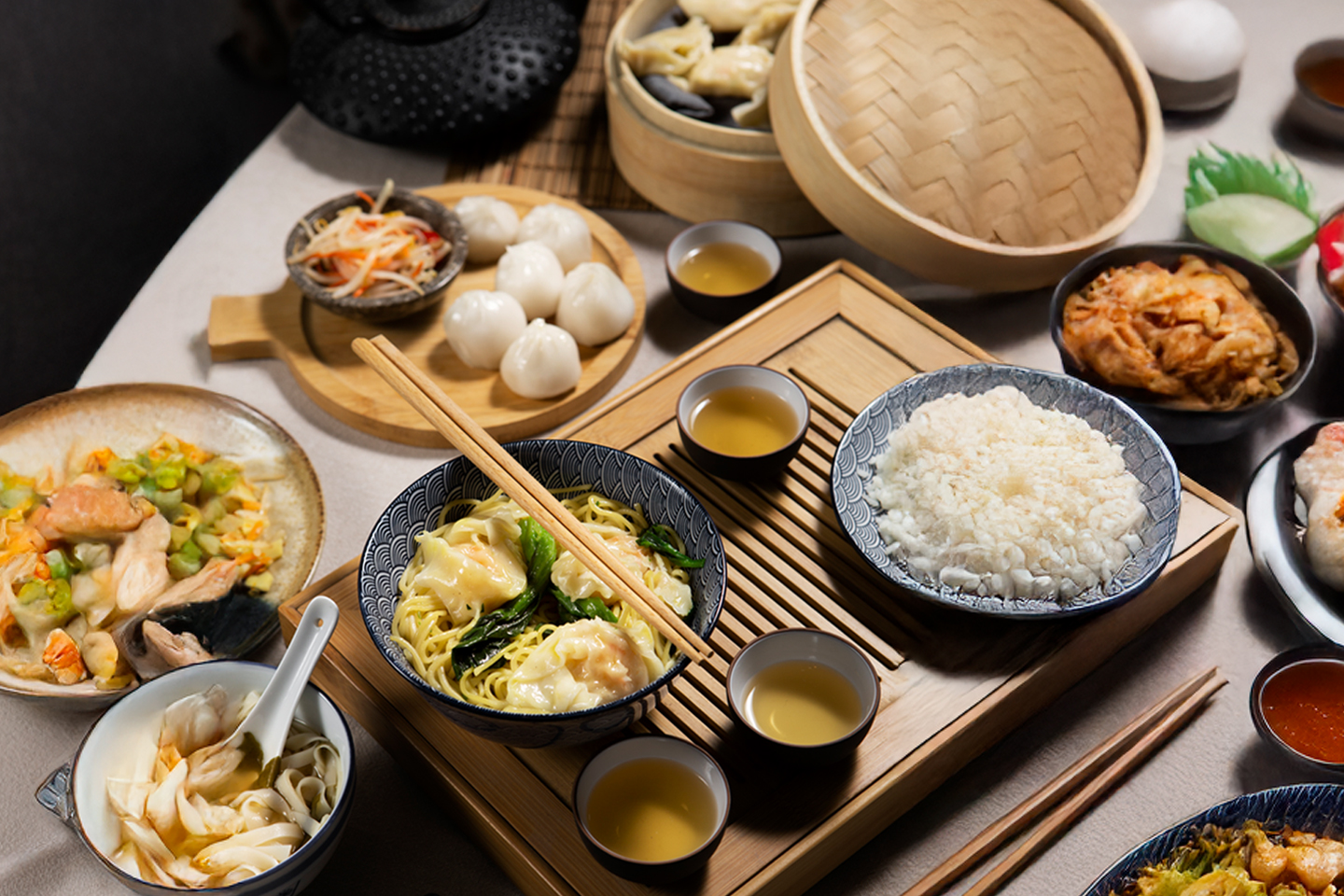 To valgfrie retter inkl. to 0,5l brus hos YOYO Dumplings and Noodles på Alexander Kiellands plass