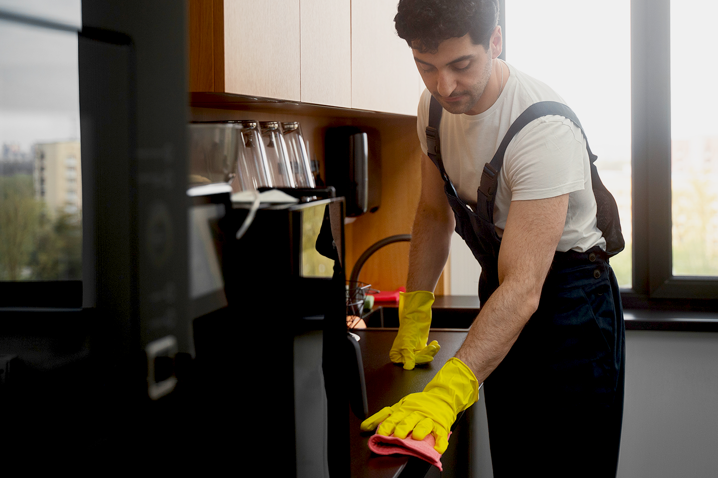 Stor hemstädning inkl. fönsterputs vid 1 tillfälle av Städdag 24