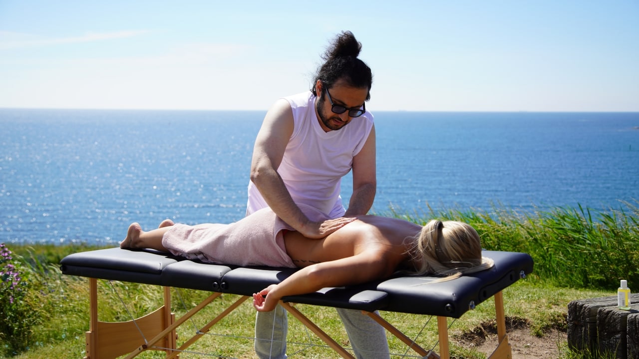 Valfri massage hos Relaxator, välj mellan 5 olika, 45-60 min (8 av 12) (9 av 12)