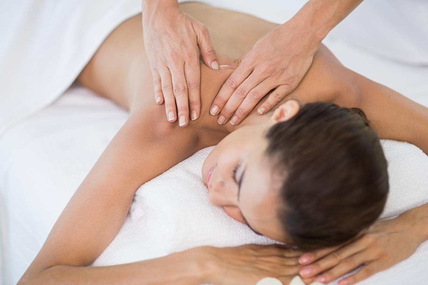 Helkroppsmassage 60 minuter hos MH Luxury Clinic i Uppsala