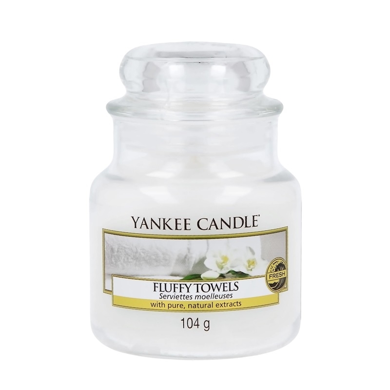 Product Image for Yankee Candle Classic Small Jar Fluffy Towels 104g