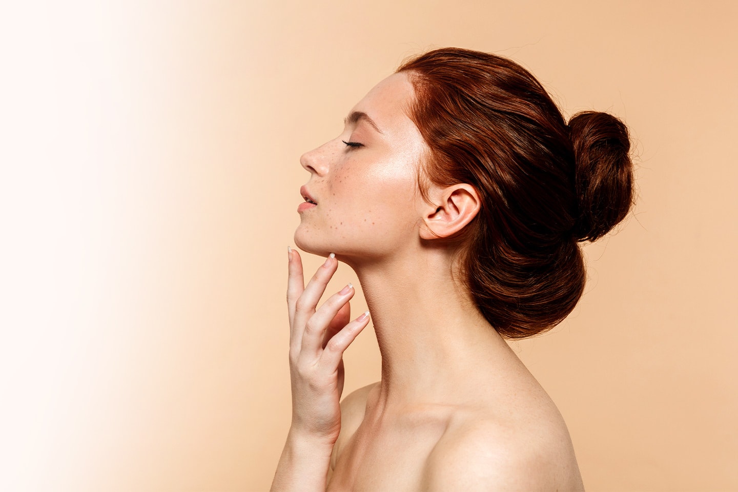 HIFU behandling for ansikt, hals og armer hos Golden Beauty (1 av 5)