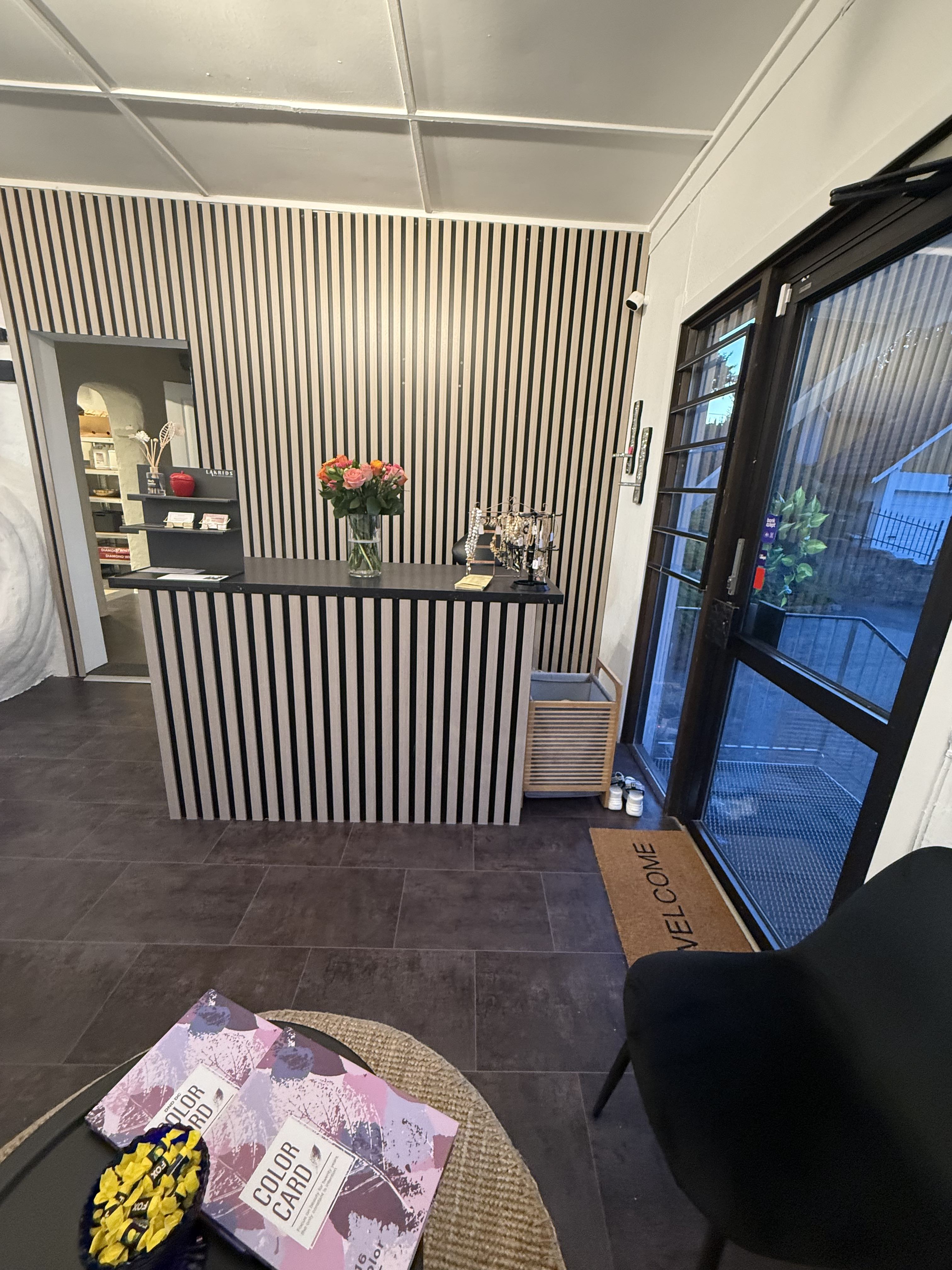 Velg mellom Filler og Medisinsk injeksjon hos Strømmen Skjønnhet og ...