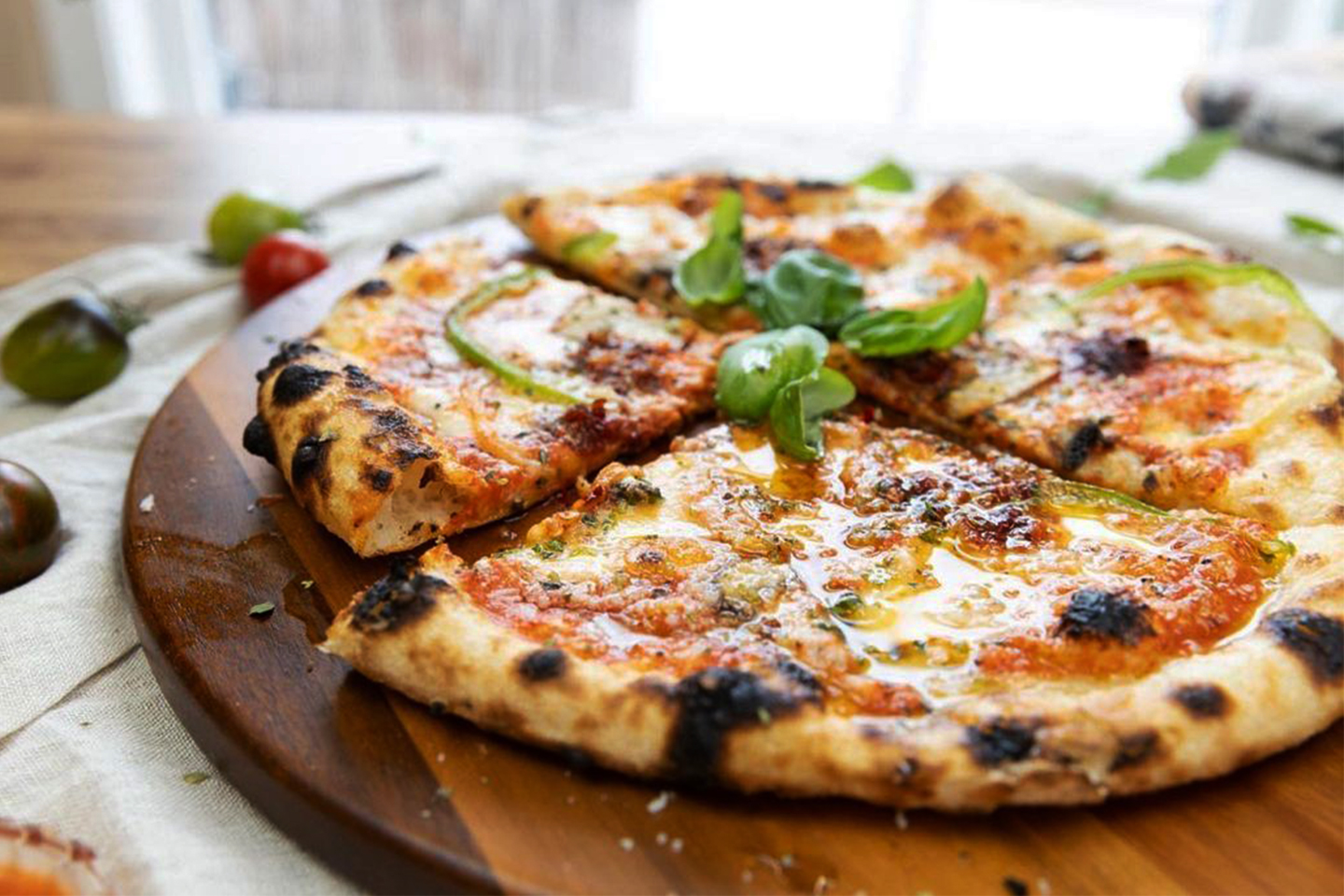 Valgfri autentisk italiensk pizza + drikke hos Pio Pio Sagene