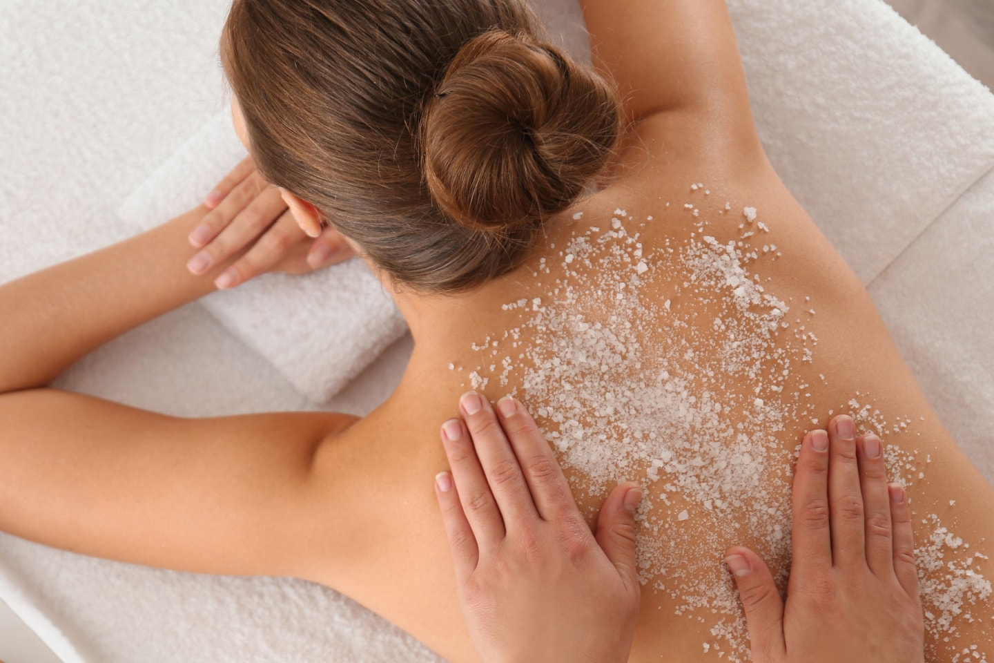 Salt massage 45 minuter hos Foroos Clinic (1 av 2)