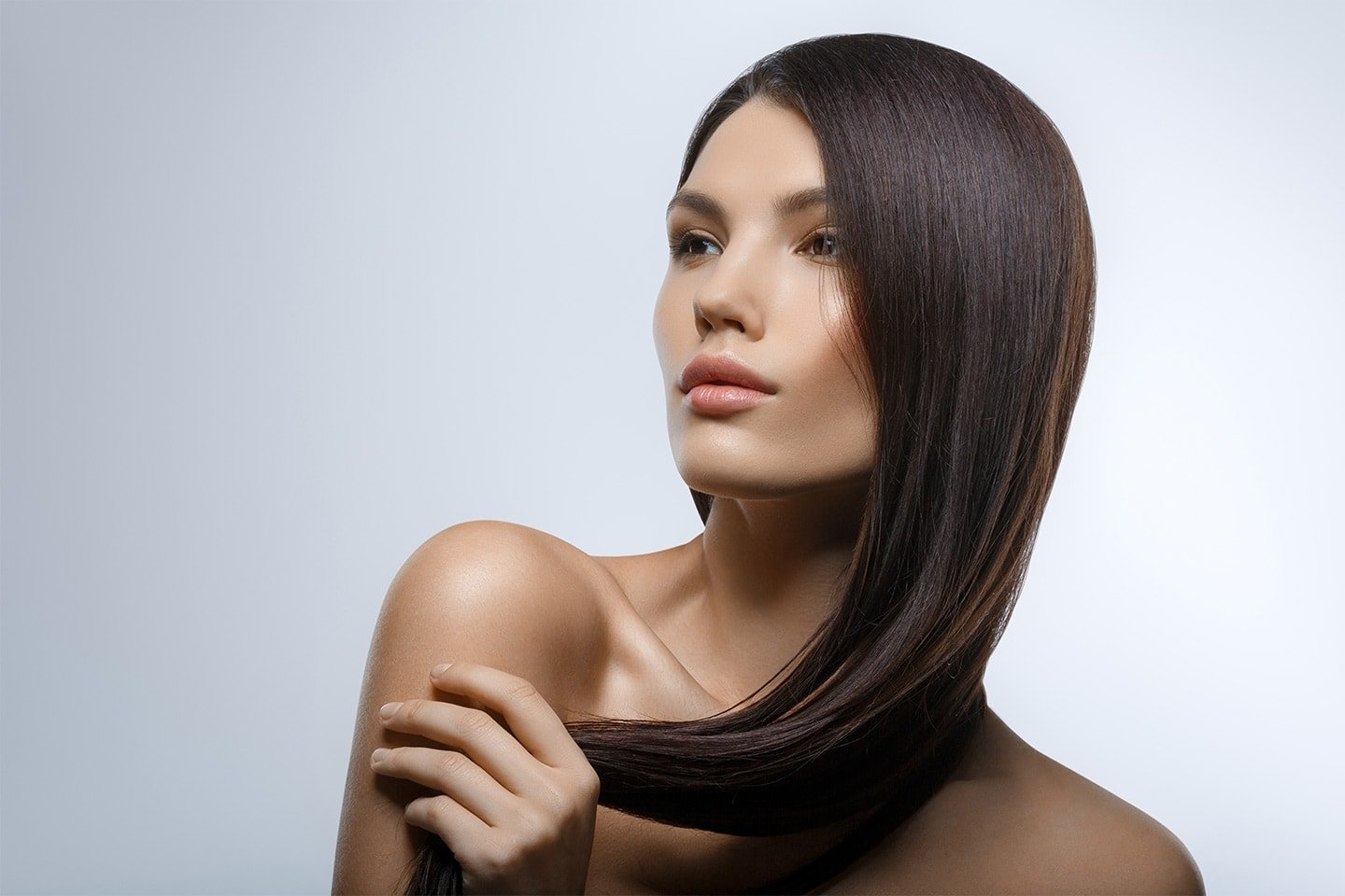 Få glansfullt hår med keratinbehandling eller teknikken Rebonding (1 av 14)