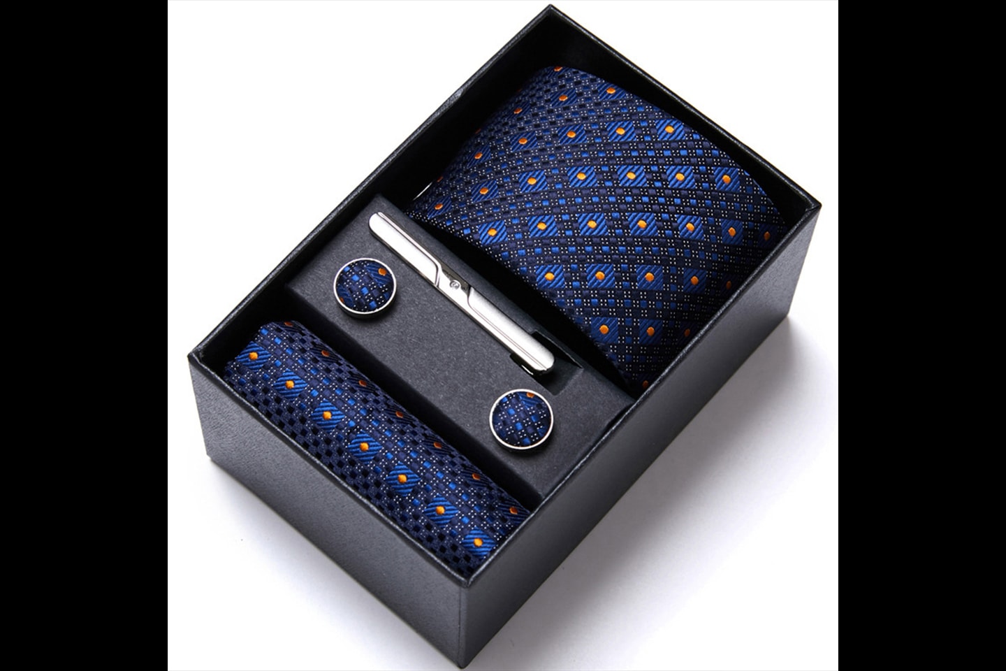 Set med slips, manschettknappar, slipsnål och näsduk (2 av 16)