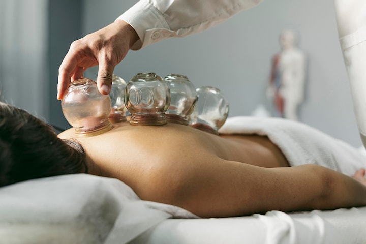 Koppning massage 30 minuter hos Tiam Beauty vid Järntorget