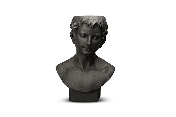Byon romersk staty med kruka