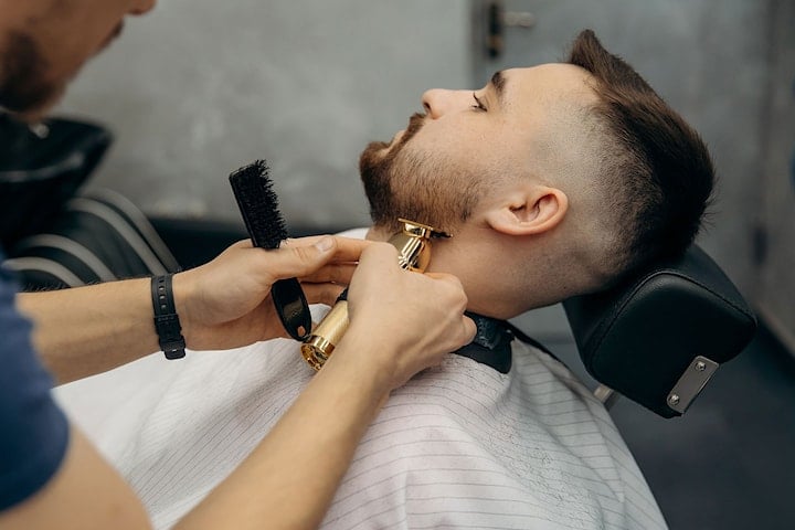 Herrklippning och/eller klipp/trimning av skägg
