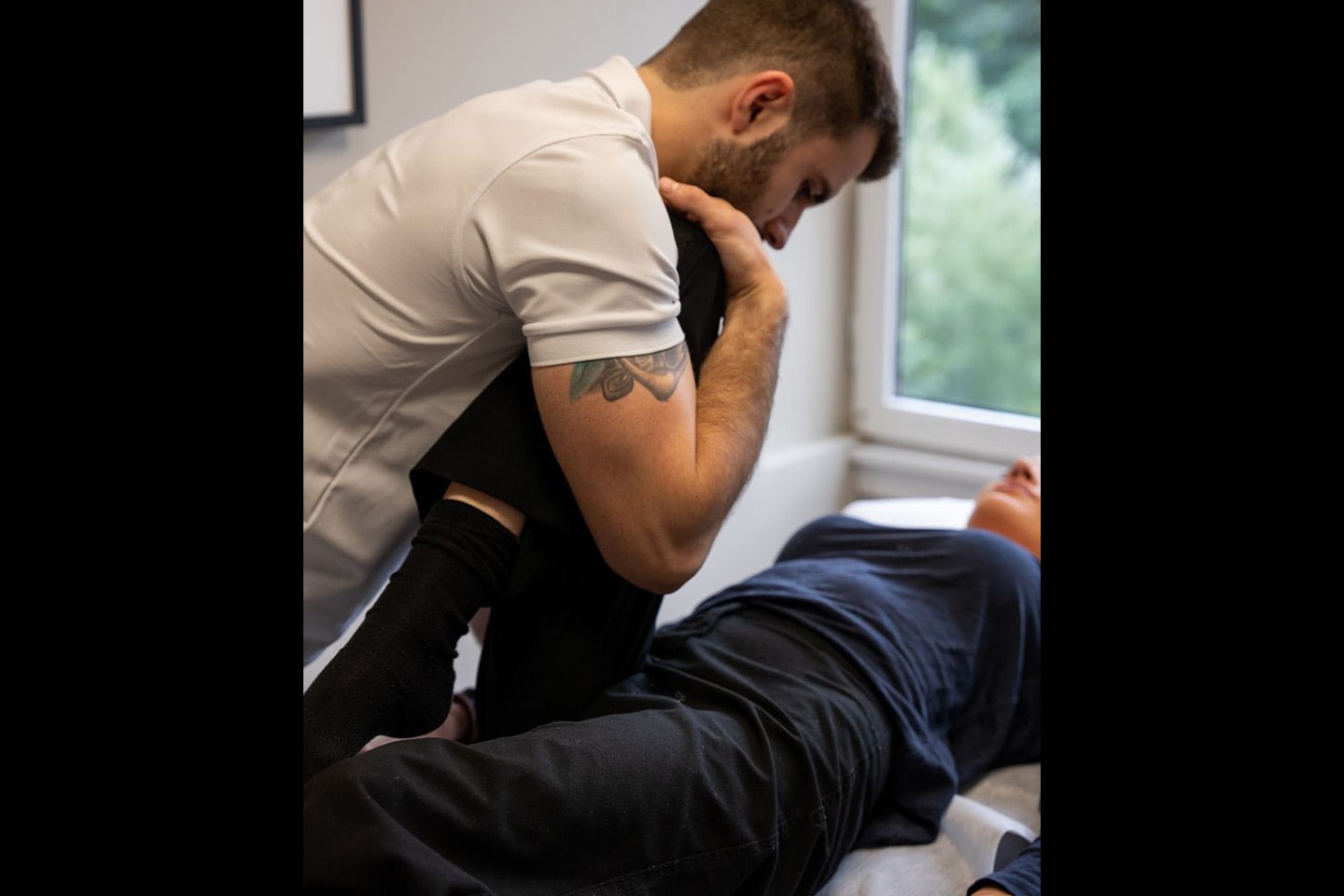 60 minutters førstegangsbehandling for osteopati eller massasje hos King Klinikk (4 av 6)