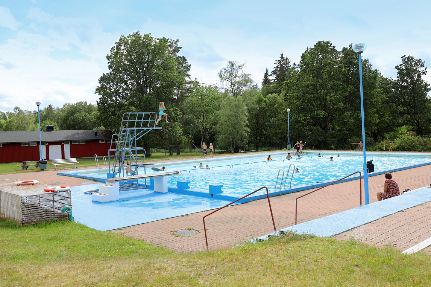 1 natt i stuga för 4 inkl. entré till poolområde på Kosta Bad & Camping