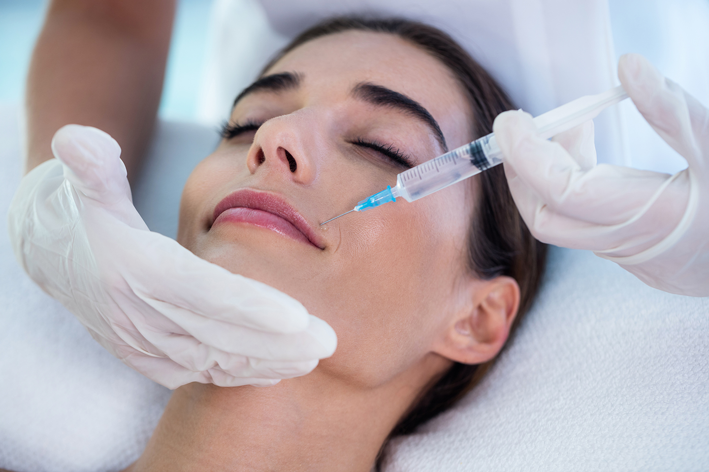 Botulinumtoxin 1-3 områden eller Fillers Revolax vid Vasaplatsen