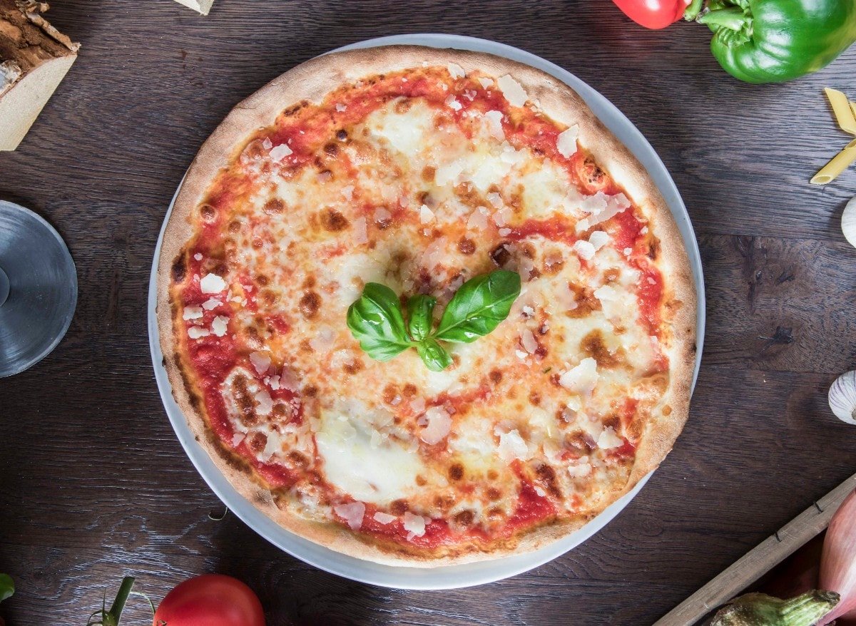 En italiensk smaksopplevelse hos Il Parmigiano - stor pizza eller pasta (1 av 11) (2 av 11)