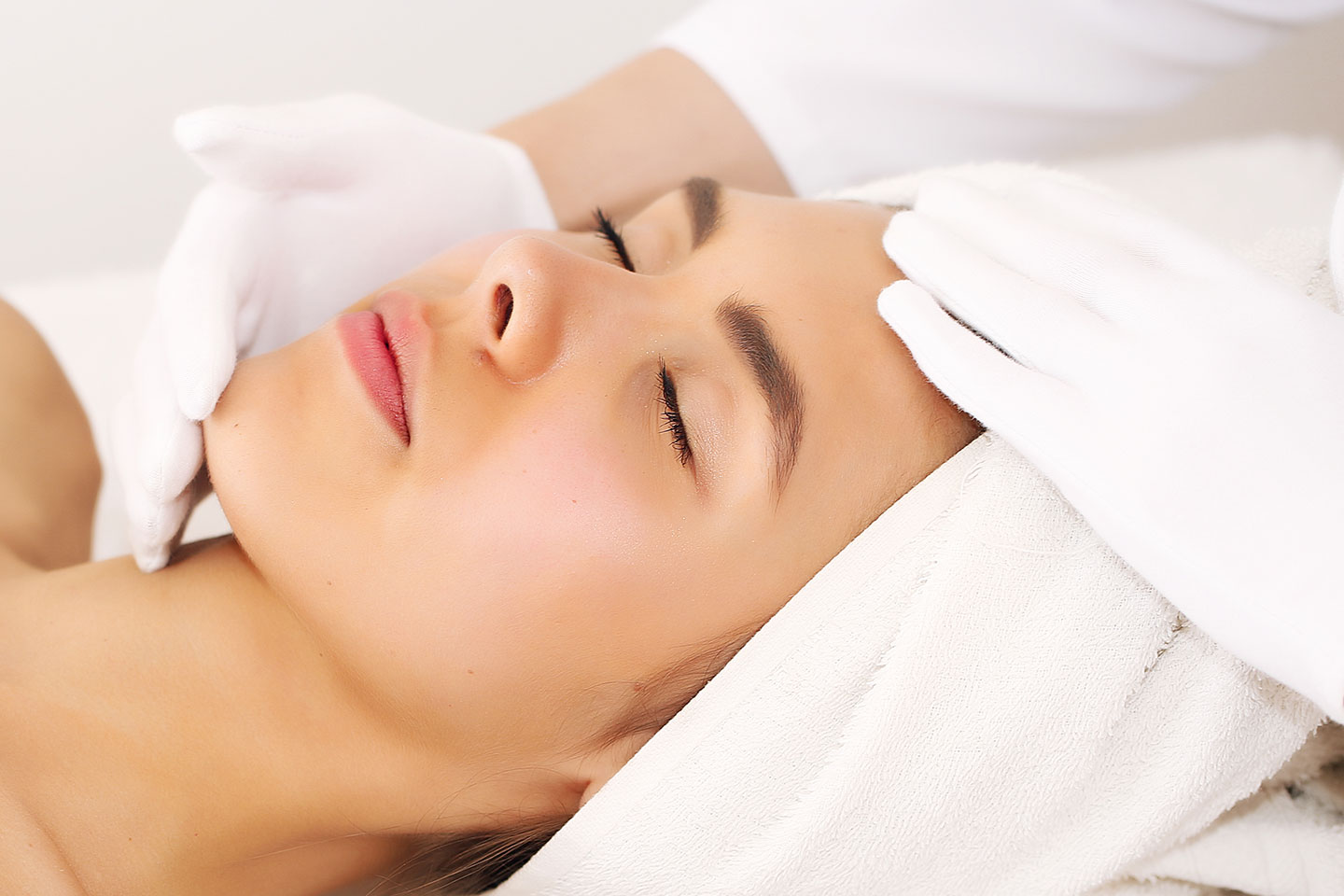 Ansiktsbehandling med C-vitamin hos Improve Skin Göteborg, Högsbo