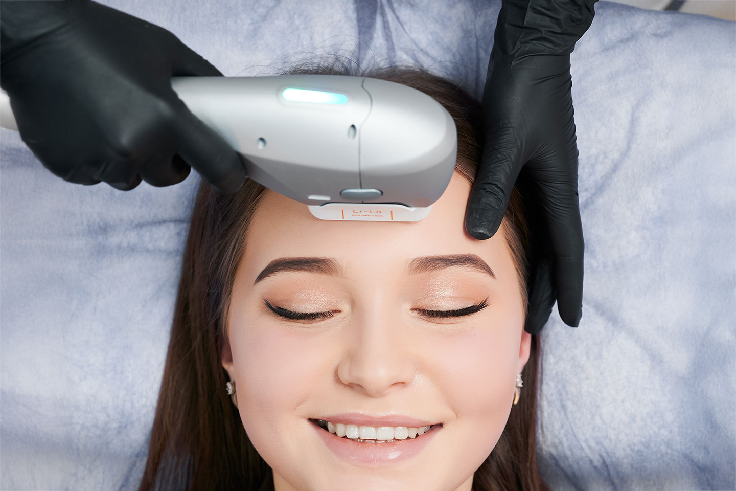 Hudföryngring med HIFU 22D för kropp och ansikte i Södertälje