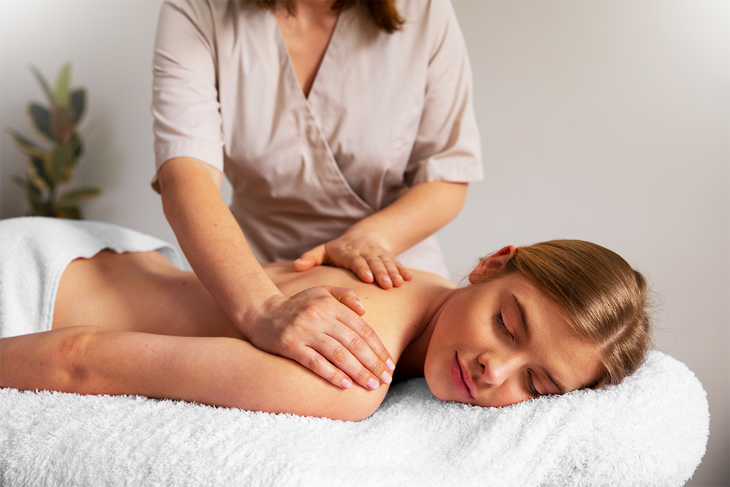 50 minutters massasje hos Optimal Klinikk på Røa og Marienlyst