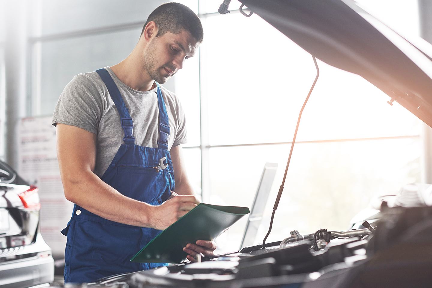 22-punkts kontroll, service med oljeskift og filter hos Ringen Bilverksted avd. Grefsen