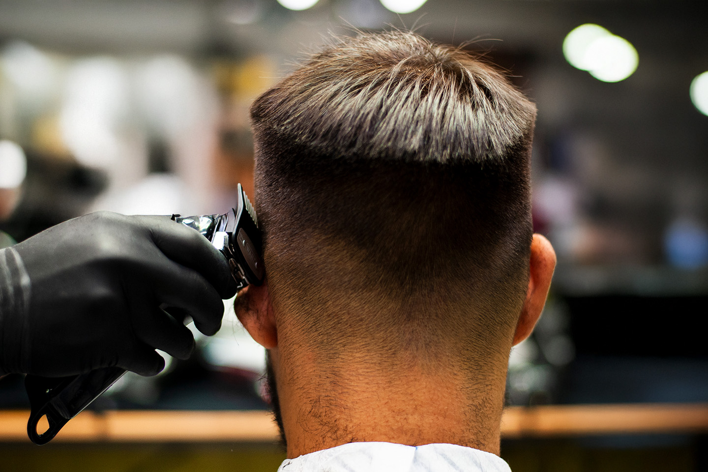 Lyxig herrklippning hos Daniella på Salong Starlight i centrala Malmö