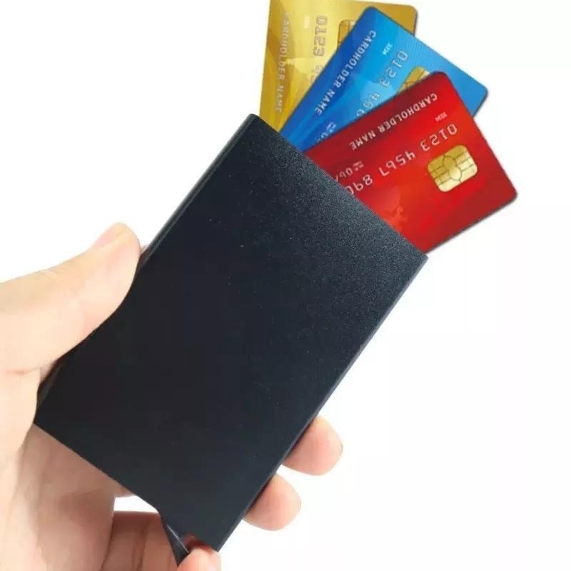 Personlig gave kortholder for kredittkort velg din egen tekst og navn (1 av 3)