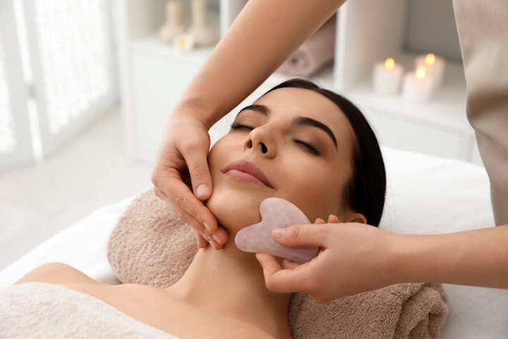 Ansiktsmassage med Gua Sha massage hos Be harmony Skincare