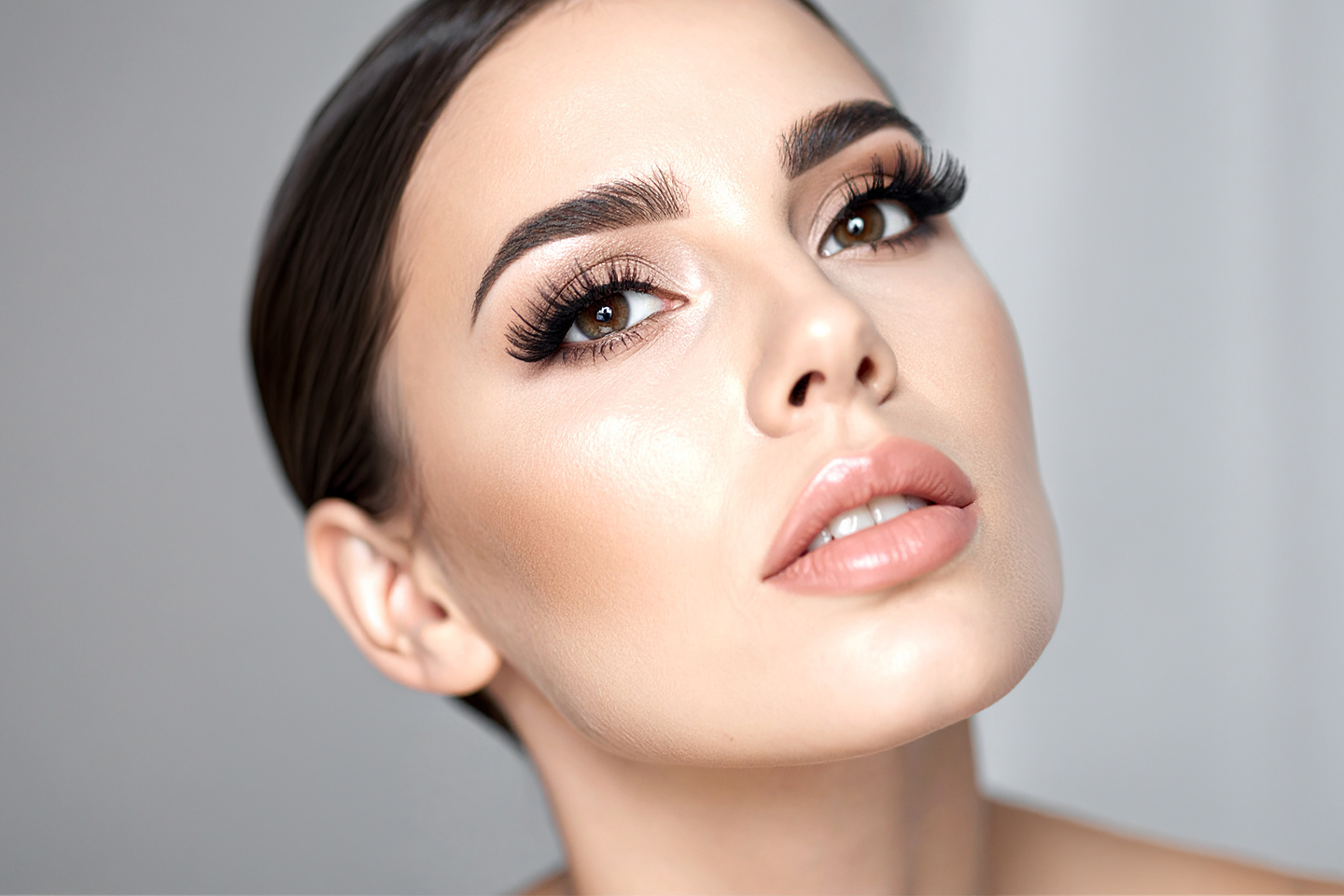 Få Brynslaminering, Powder Brows eller Lip Blush hos Medical Skin Permanent Makeup