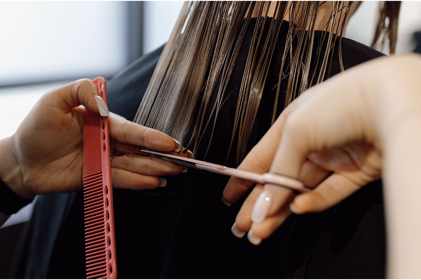 Klippning med eller utan Olaplex hos Pretty Center 1 på Östermalm