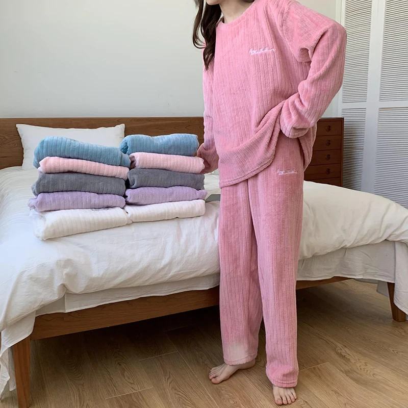 Pyjamasset one size i velour dam (7 av 18)