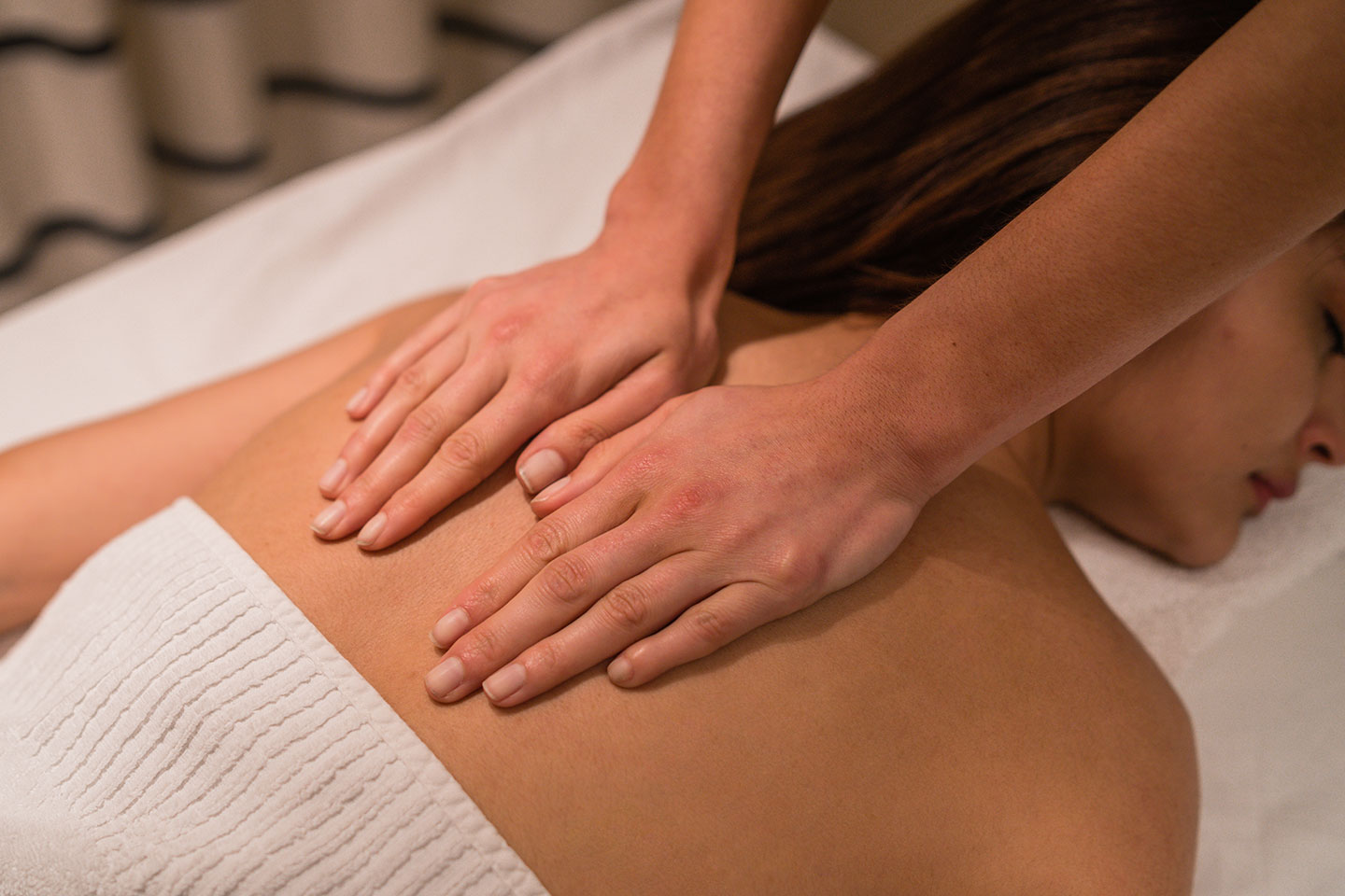 Klassisk massage eller BEMER-massage på Engelbrektsgatan