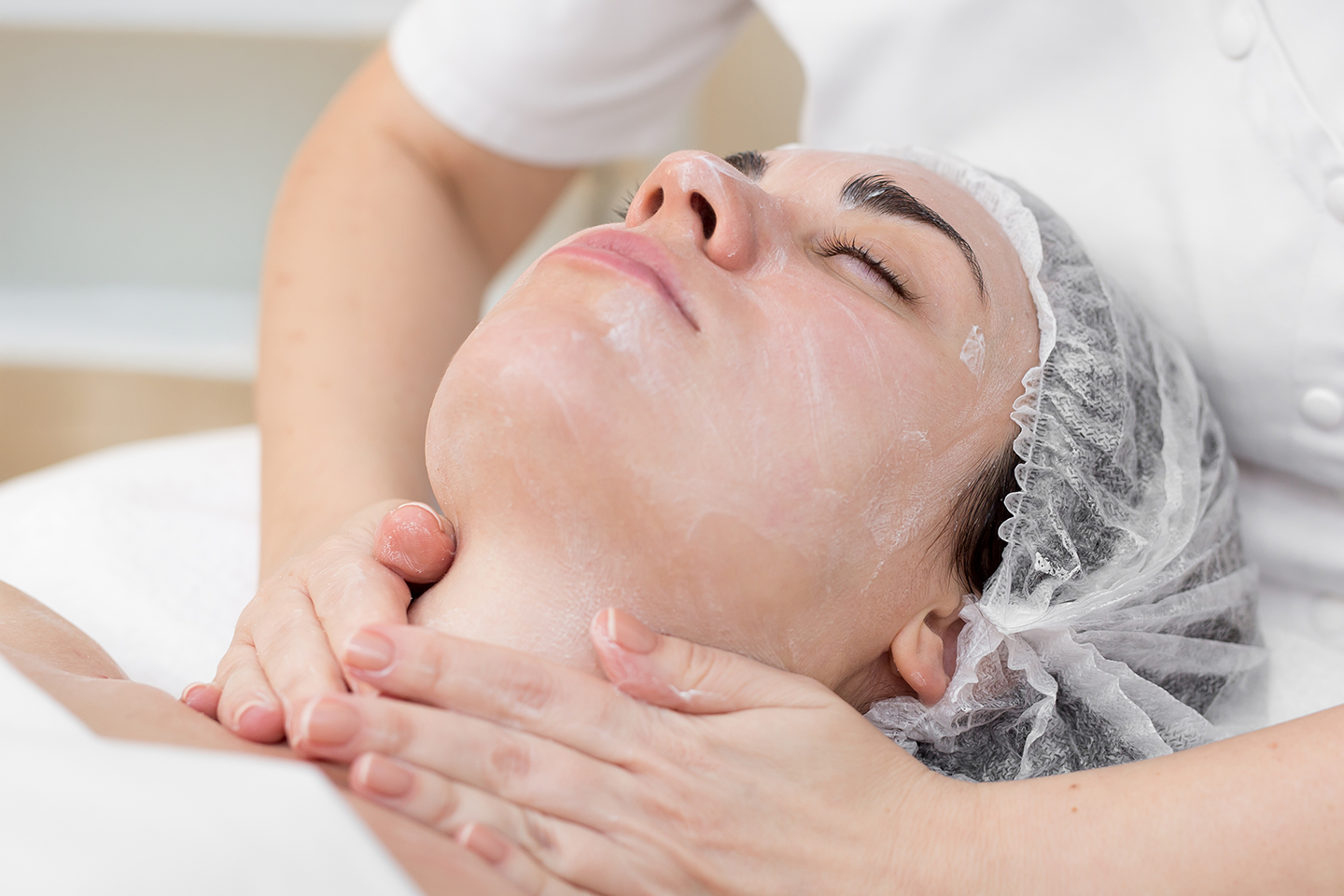 TRX33 kemisk peeling i hos Som Beauty24 i Majorna