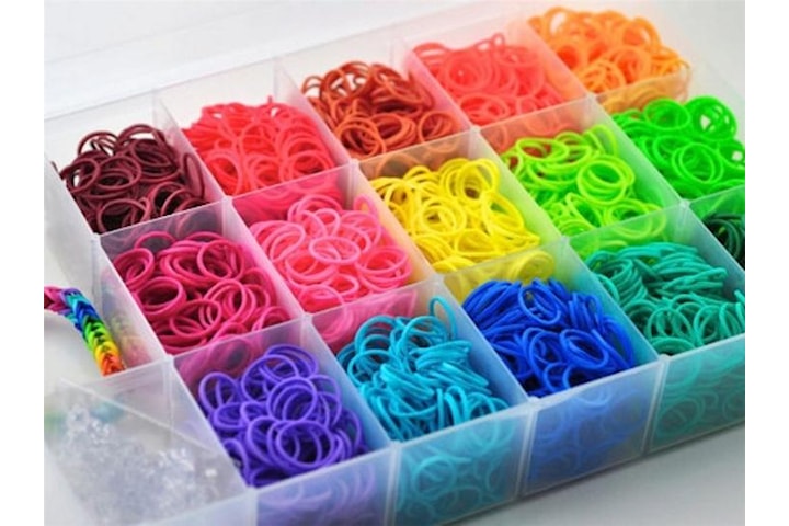 Pyssellåda med 1500 gummiband, blandade färger