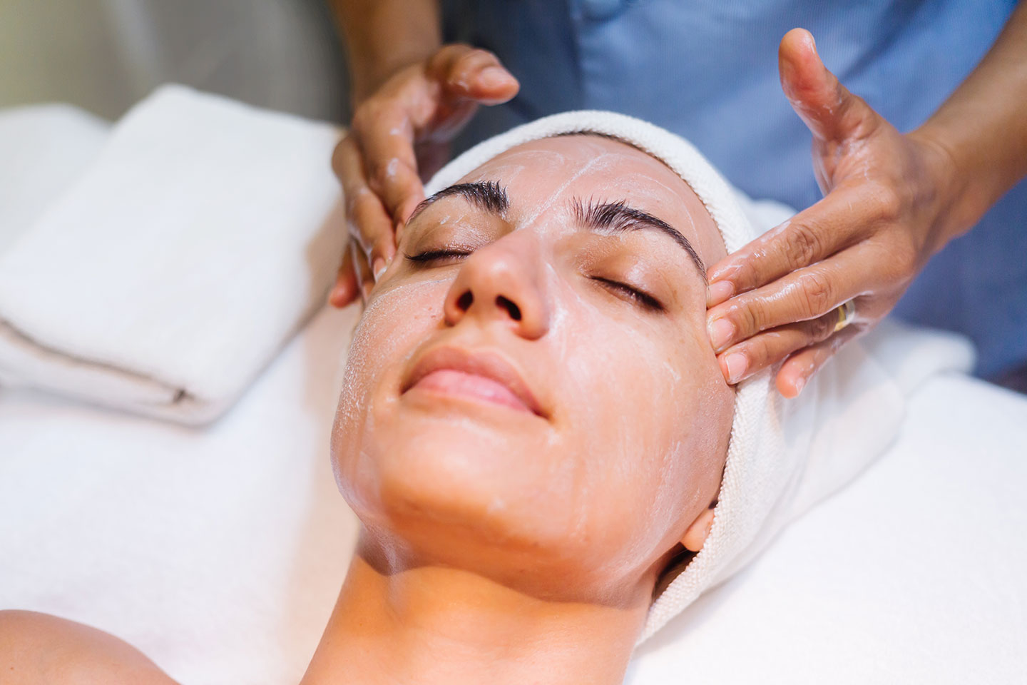 Återfuktande skinbooster hos Made by Detty på Södermalm