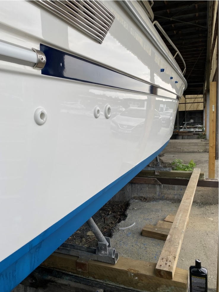 Utvendig båtvask m/ vinduspolering og voksing av Elite Detaljering (3 av 12)