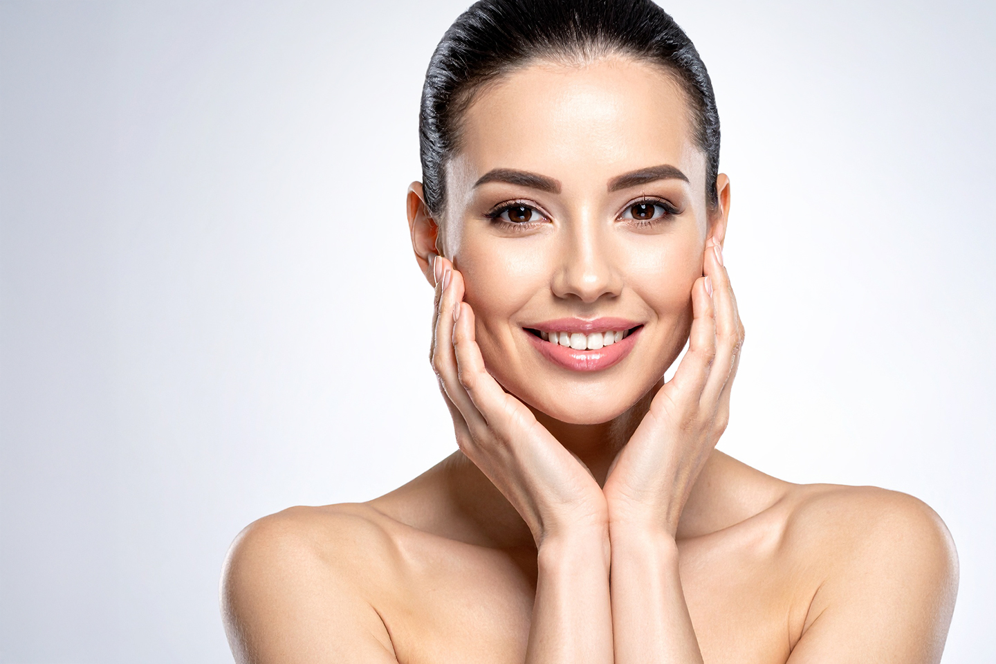 Gi huden oppmerksomhet med Hydrafacial i 60 minutter hos Hud og Hår Klinikken