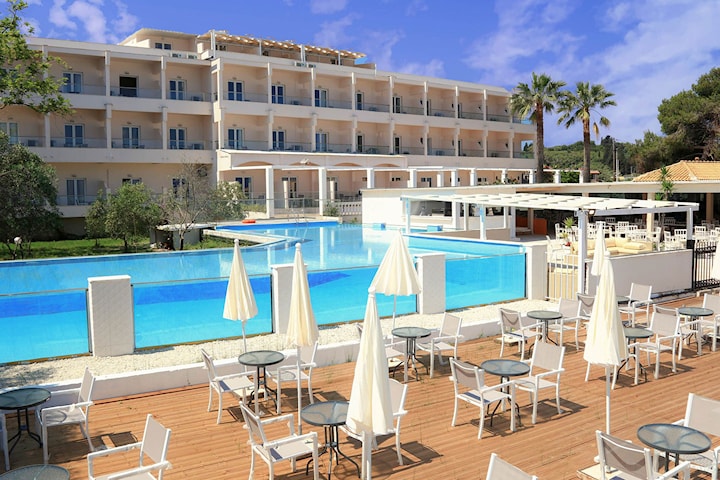 1 vecka på Korfu med boende på Hotel Cavomarina Beach