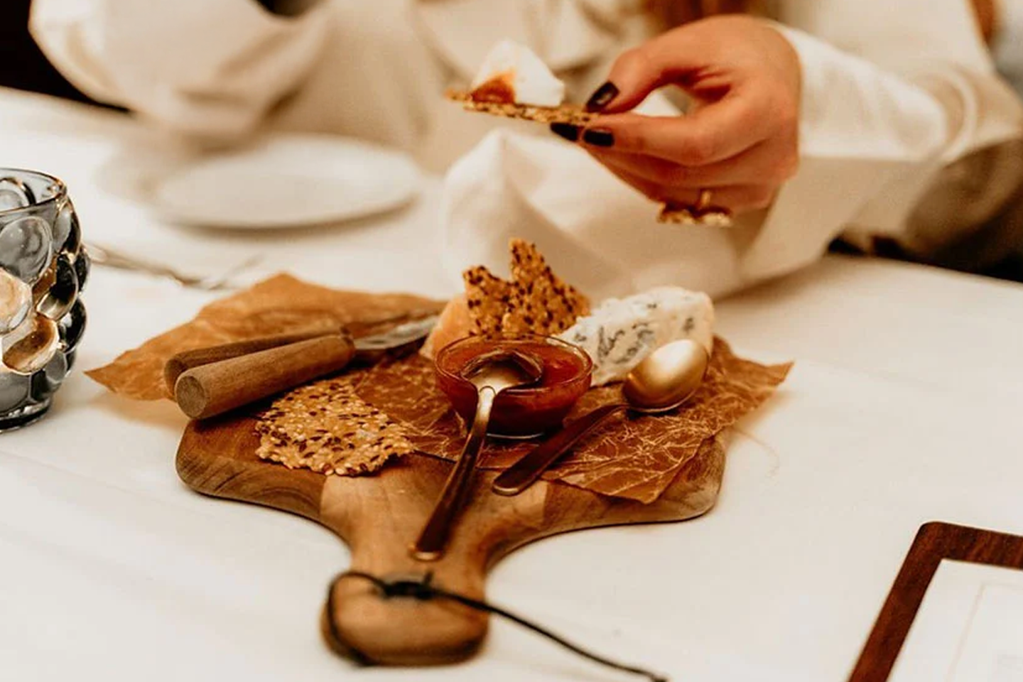 1 natt för 2, middag med fem serveringar och vandring på Nackarpsdalen