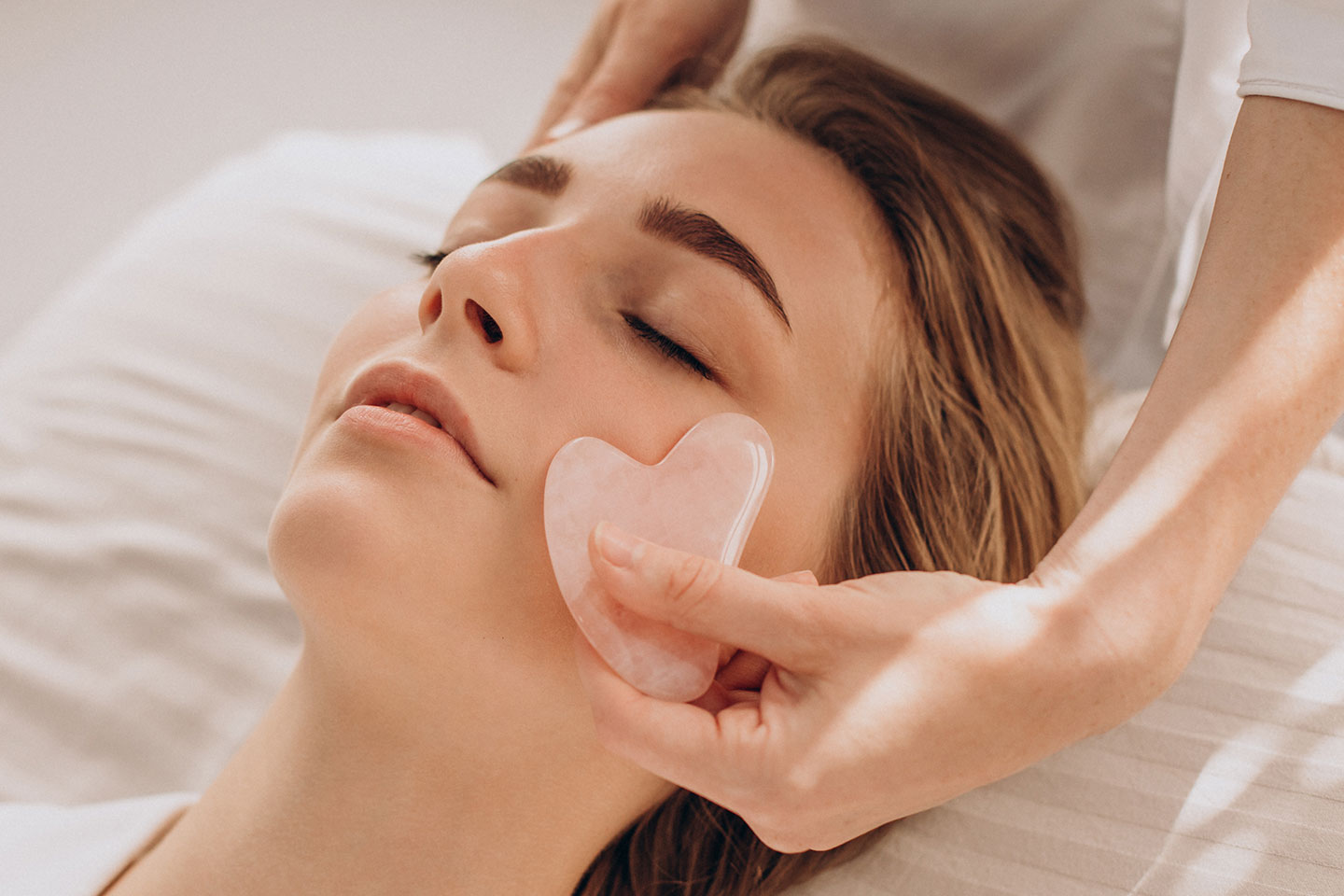 Japansk detoxmassage eller Buccal Gua Sha på Östermalm