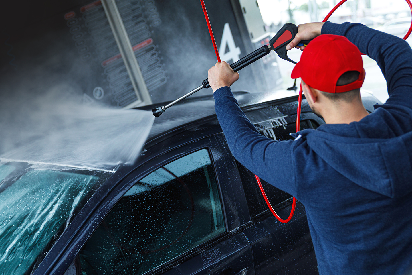 Inn & utvendig bilvask hos Trondheim Bilvask Lade