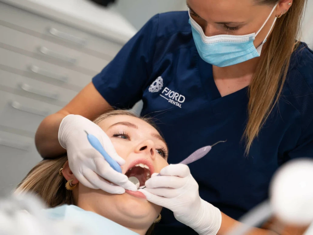 Utredning + behandlingsplanlegging for usynlig tannregulering hos Fjord Dental (5 av 7)