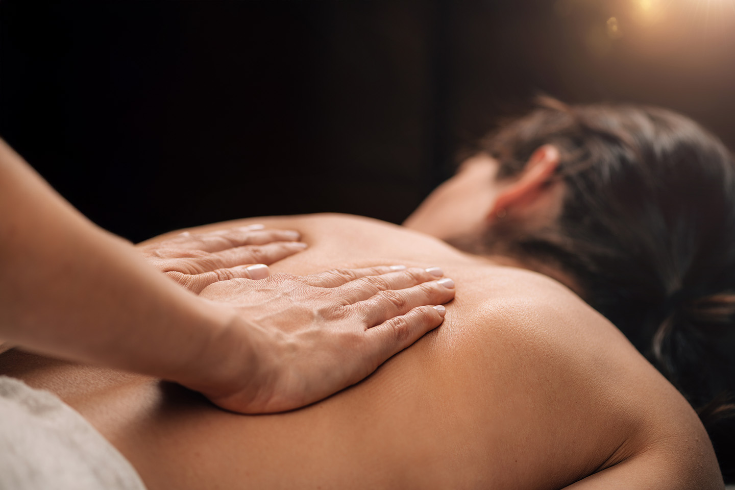 Medicinsk fotvård eller klassisk massage hos Anis i Malmö