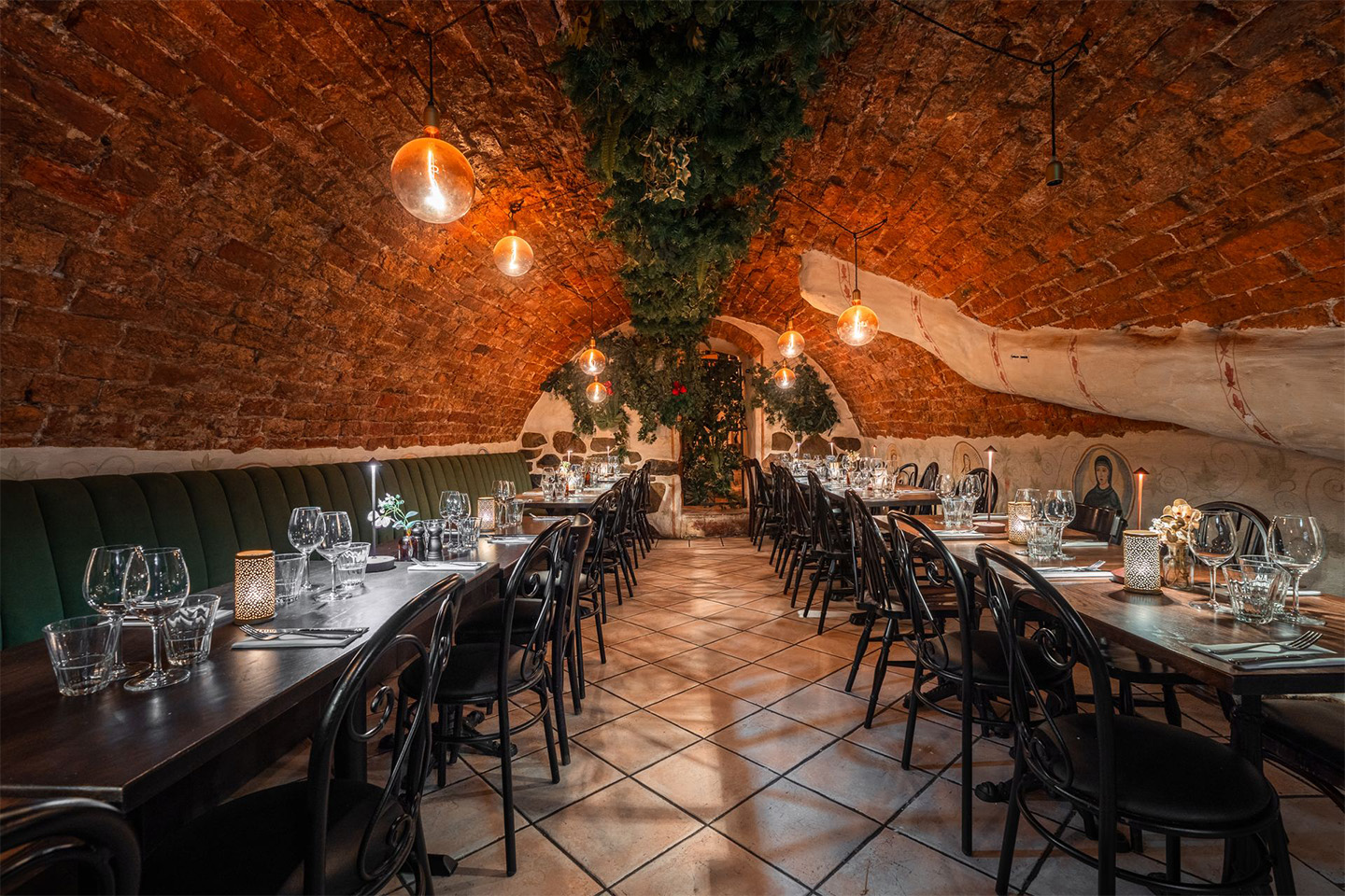 Jullunch med klassiskt julbord på Tre Valv i Gamla stan