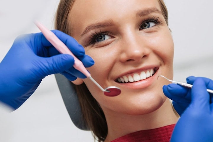 Utförlig tandläkarundersökning hos legitimerad tandläkare Frölunda Tandvård