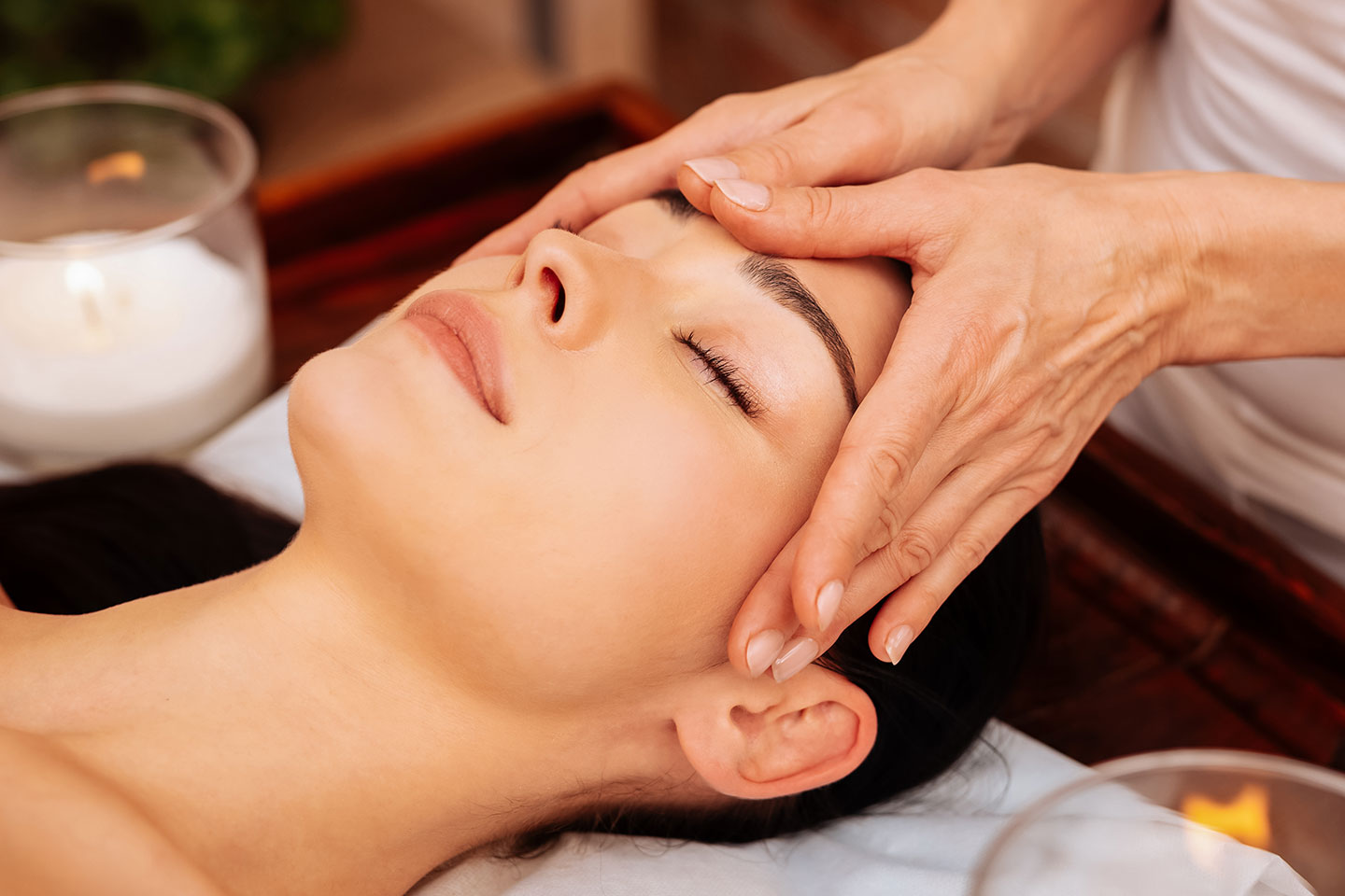 Avslappnande behandlingar för ansikte, kropp och fötter i Vasastan
