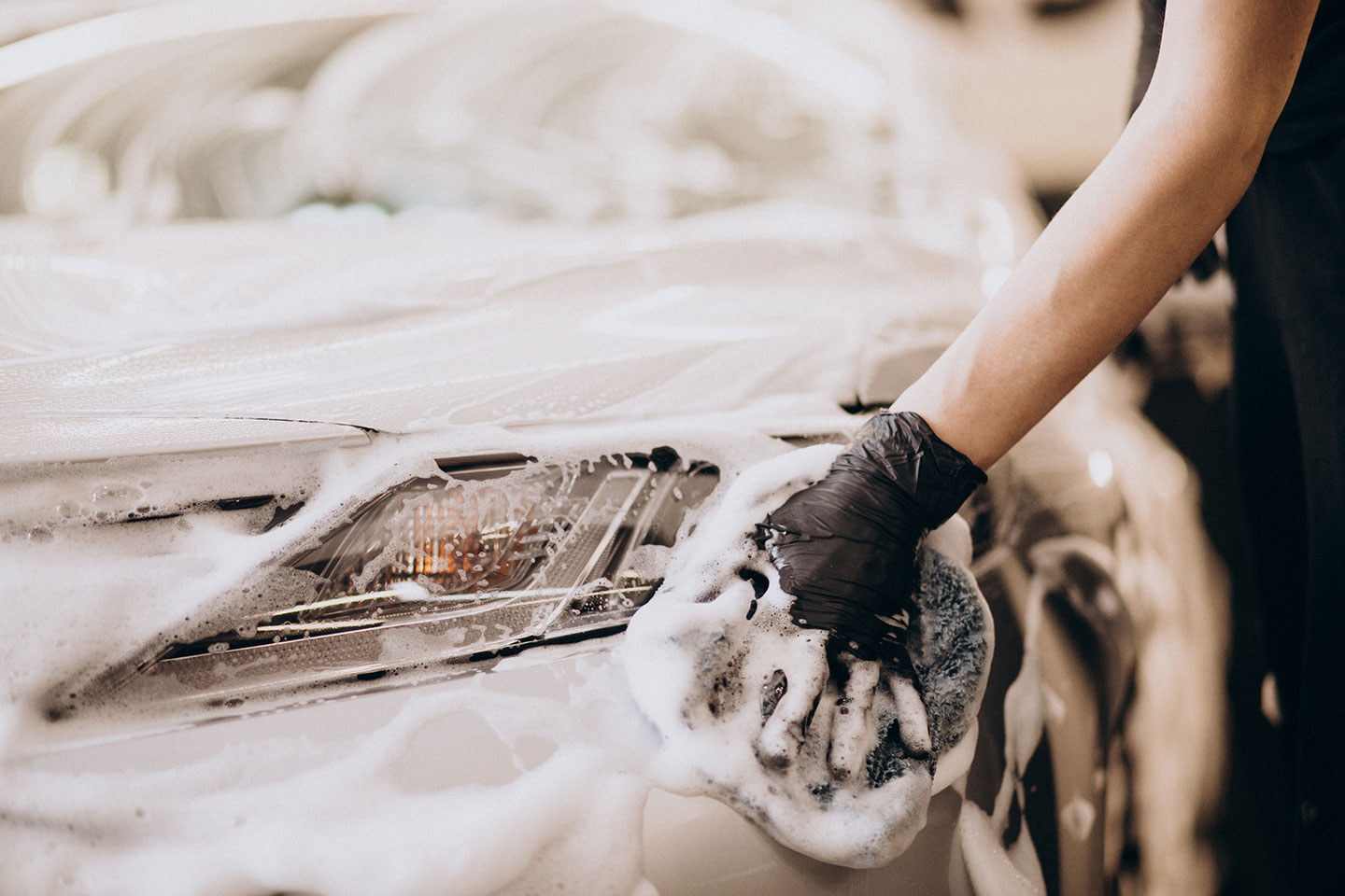 Biltvätt, bilservice eller rostskyddsbehandling hos DriveWash Partille