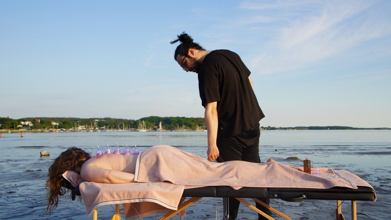 Valfri massage hos Relaxator, välj mellan 5 olika, 45-60 min (6 av 12) (7 av 12)
