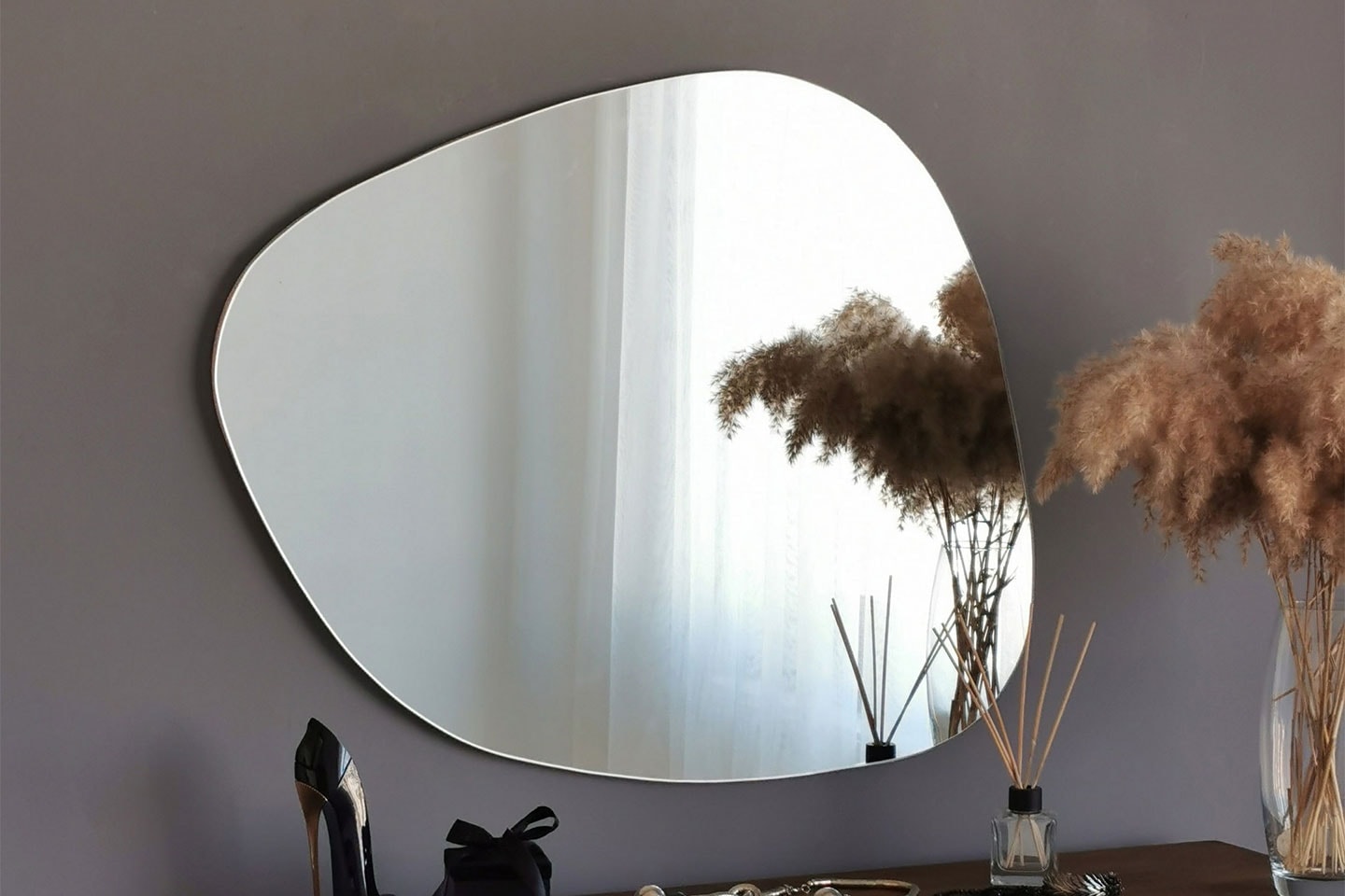 Soho Ayna spegel asymmetrisk form 75 x 58 cm (1 av 5)