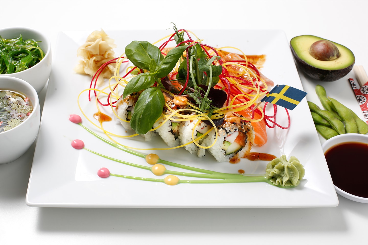 Luncherbjudande: 11 bitar mellansushi hos Sushi Kawa Fruängen (1 av 3)